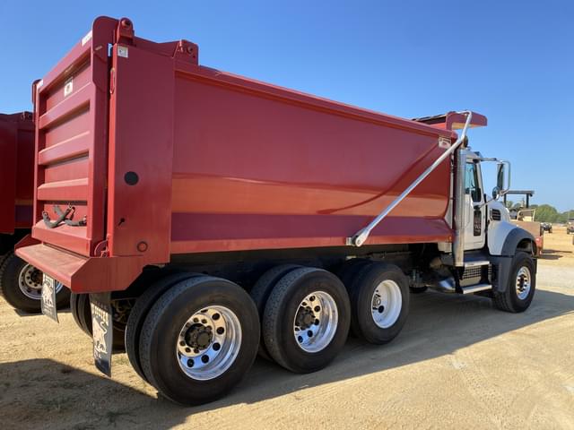 Image of Mack GR64F equipment image 2