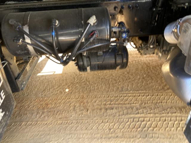 Image of Mack GR64F equipment image 4