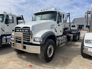 Main image Mack GR64F