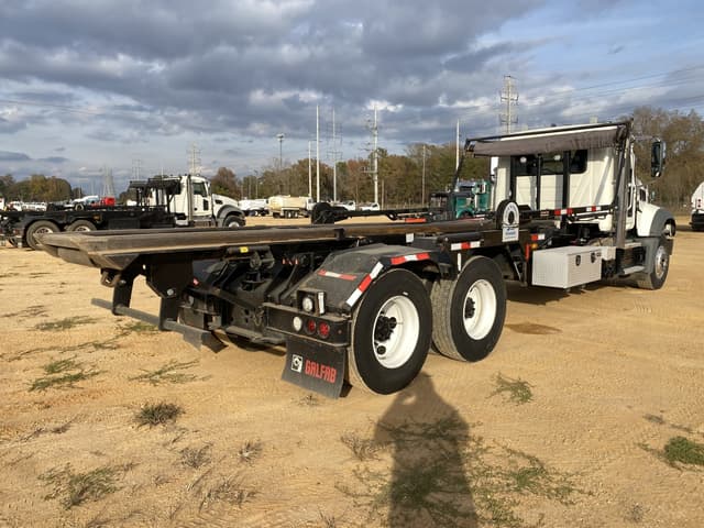 Image of Mack GR64F equipment image 2