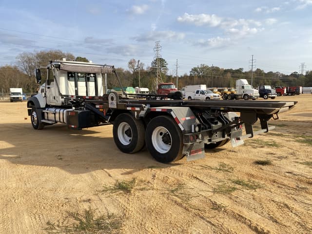 Image of Mack GR64F equipment image 1