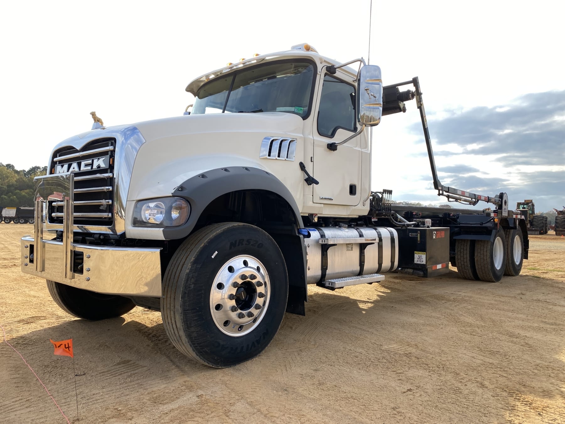 2024 Mack GR64F Equipment Image0