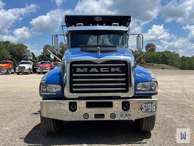 Image of Mack GR64F equipment image 1