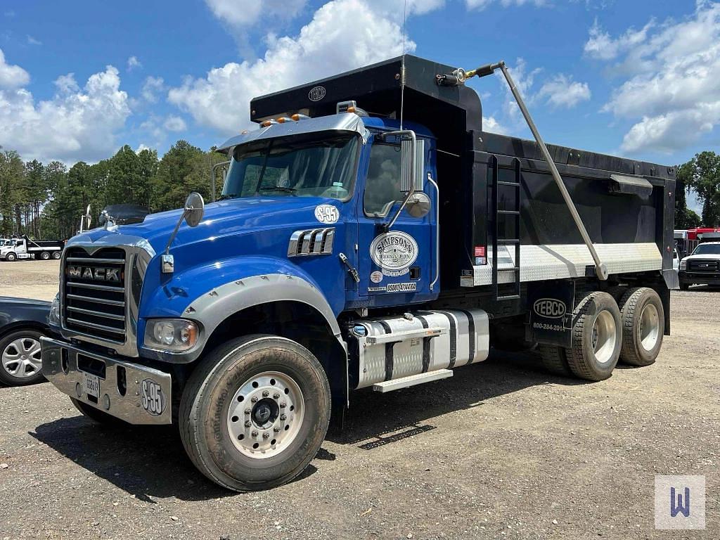 Image of Mack GR64F Primary image