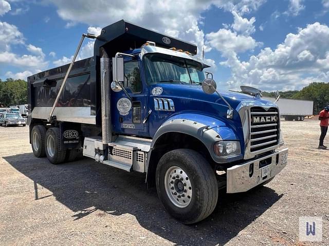 Image of Mack GR64F equipment image 2