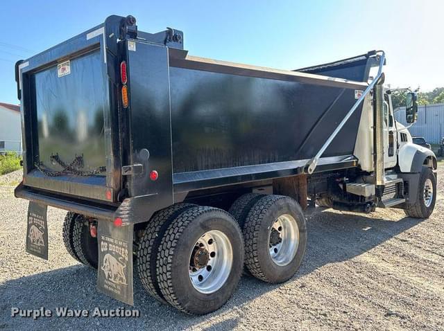 Image of Mack GR64F equipment image 4
