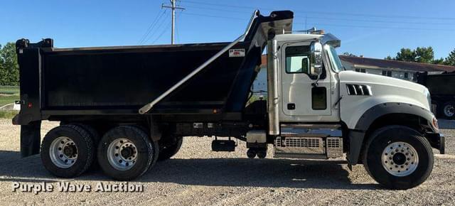 Image of Mack GR64F equipment image 3