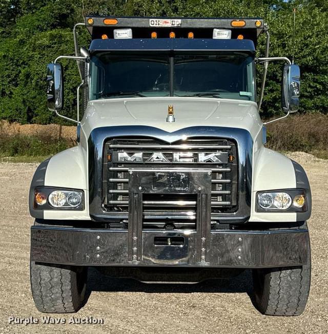Image of Mack GR64F equipment image 1