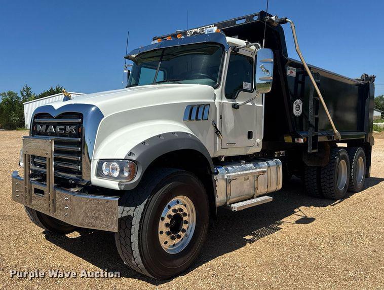 Image of Mack GR64F Primary image