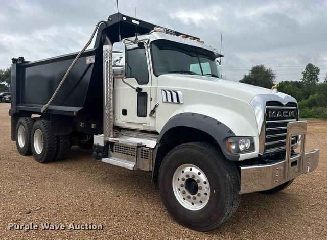 Image of Mack GR64F equipment image 2