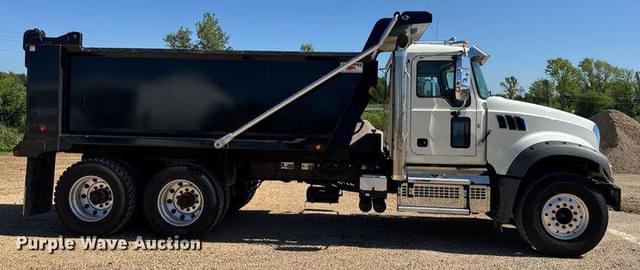 Image of Mack GR64F equipment image 3