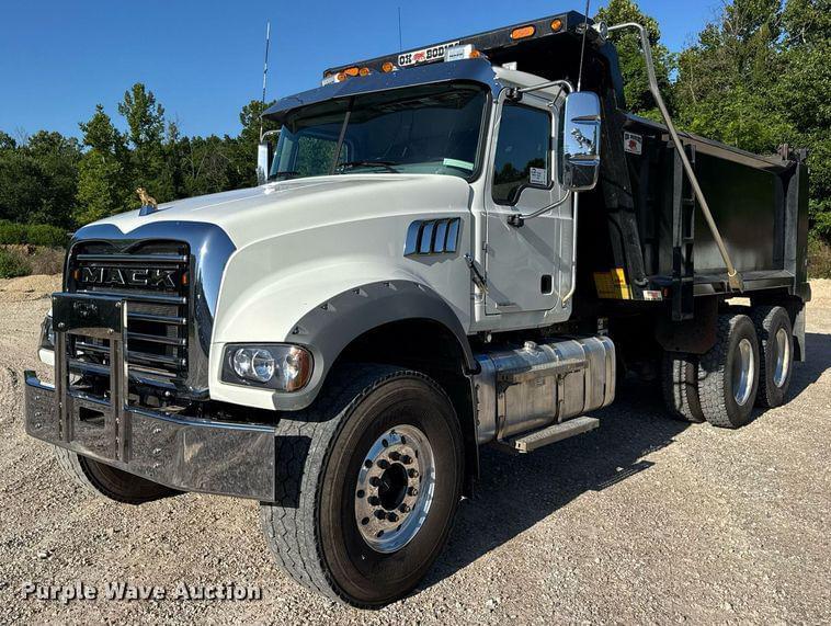 Image of Mack GR64F Primary image