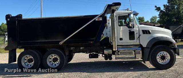 Image of Mack GR64F equipment image 3