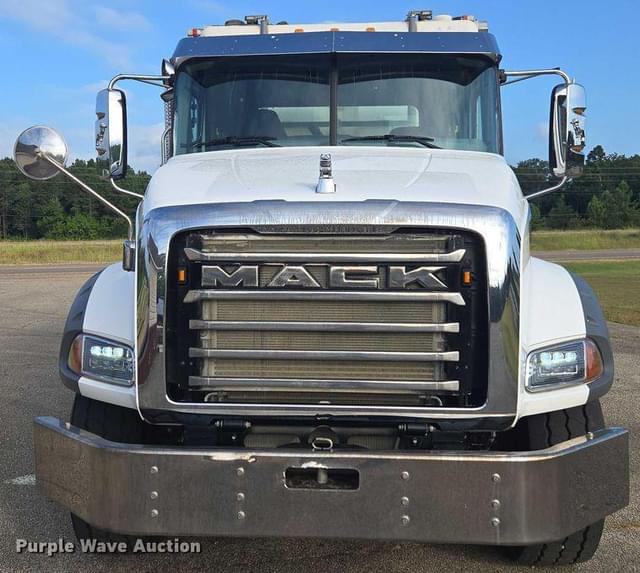 Image of Mack Granite equipment image 1
