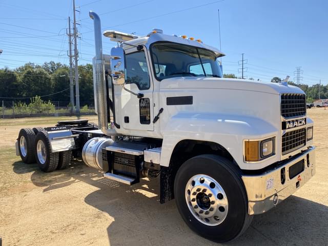 Image of Mack PI64T equipment image 3
