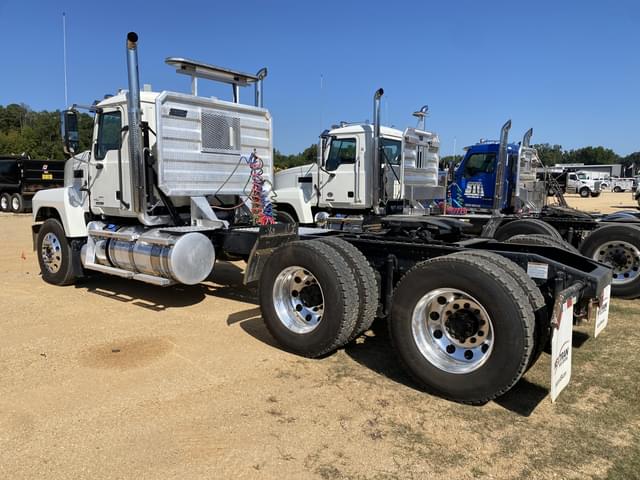 Image of Mack PI64T equipment image 1
