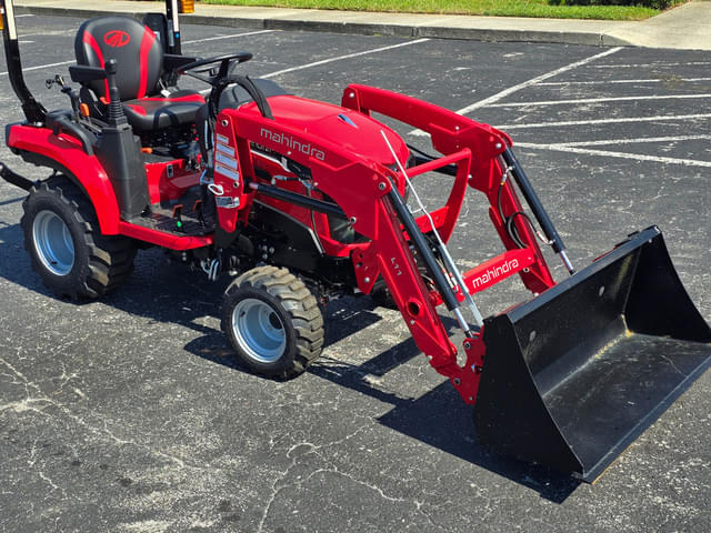 Image of Mahindra 1120 HST equipment image 2