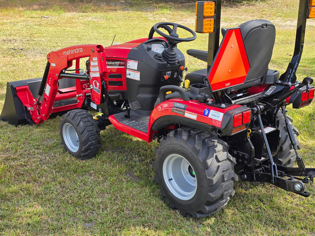 Image of Mahindra 1120 HST equipment image 3