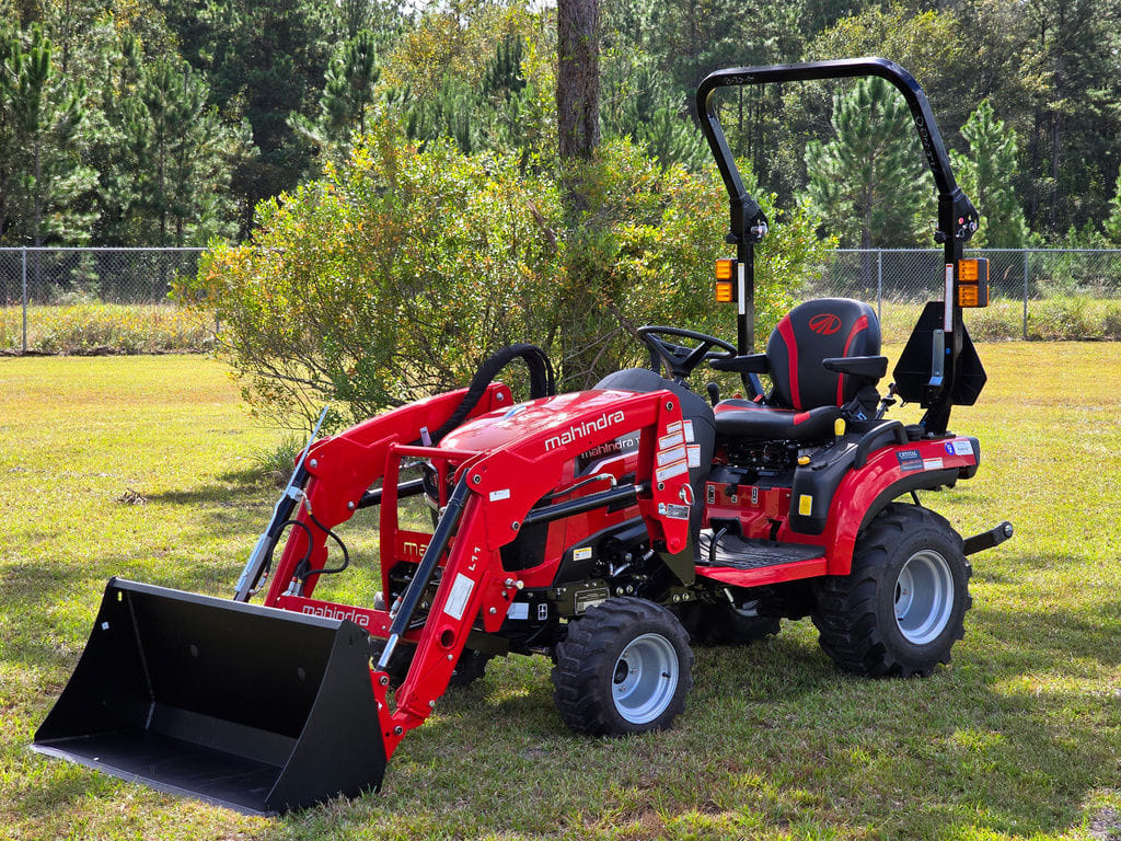2025 Mahindra 1120 HST Equipment Image0