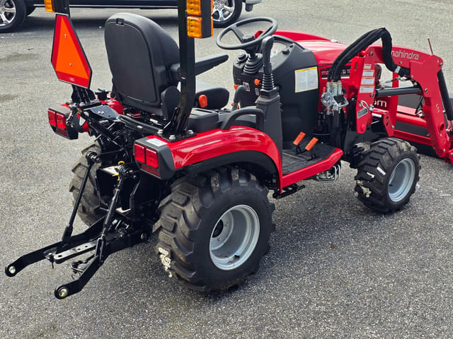 Image of Mahindra 1120 HST equipment image 3