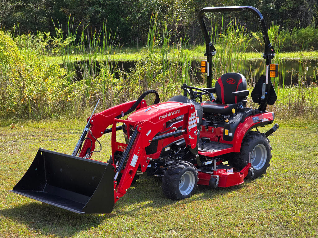 2025 Mahindra 1120 HST Equipment Image0