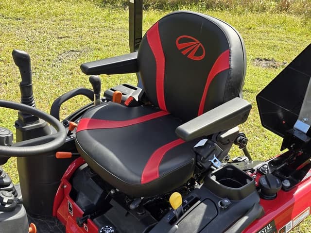 Image of Mahindra 1120 HST equipment image 4