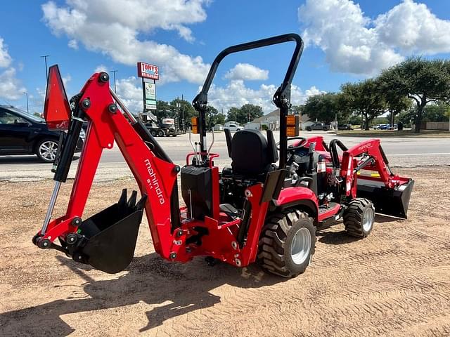 Image of Mahindra 1120 HST equipment image 3