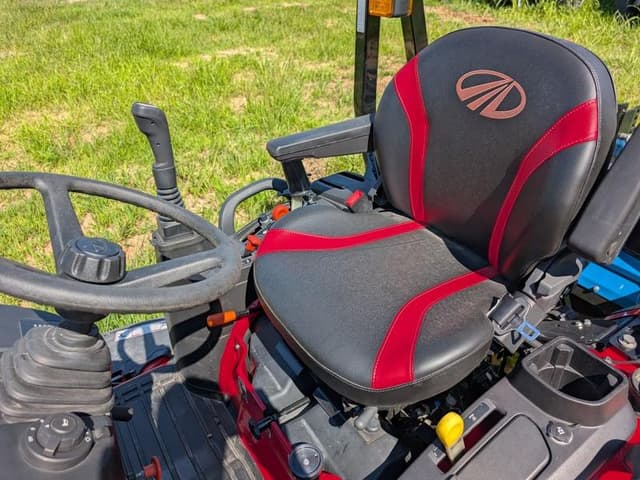 Image of Mahindra 1126 HST equipment image 4