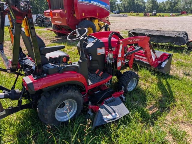 Image of Mahindra 1126 HST equipment image 3