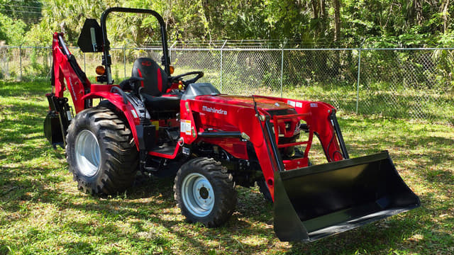 Image of Mahindra 1626 HST equipment image 2
