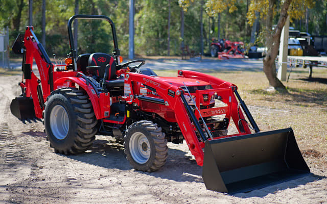 Image of Mahindra 1626 HST equipment image 2