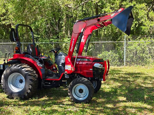 Image of Mahindra 1626 HST equipment image 2