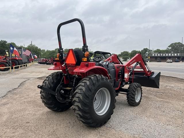 Image of Mahindra 1626 HST equipment image 2