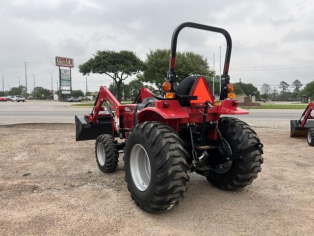 Image of Mahindra 1626 HST equipment image 3