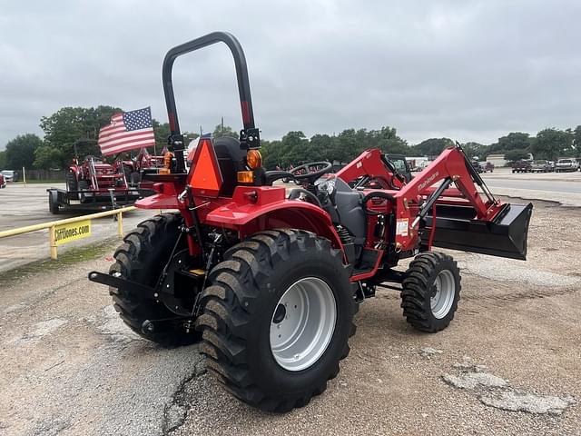 Image of Mahindra 1626 HST equipment image 2