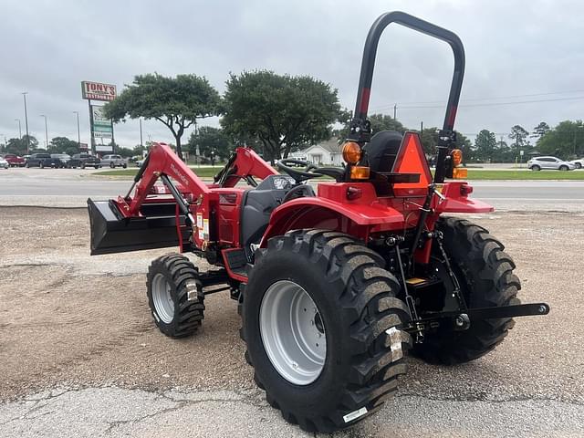 Image of Mahindra 1626 HST equipment image 3