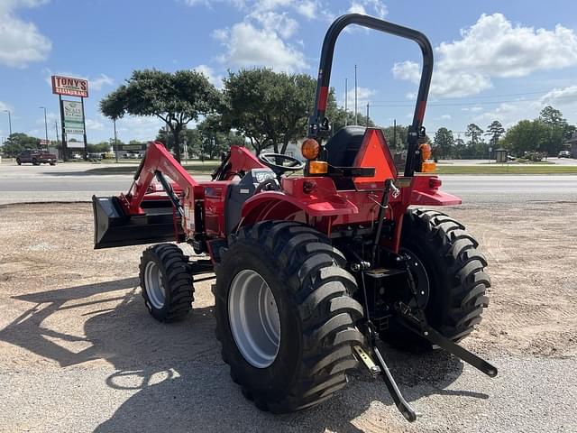 Image of Mahindra 1626 HST equipment image 3