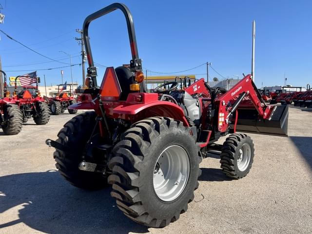 Image of Mahindra 1626 HST equipment image 2