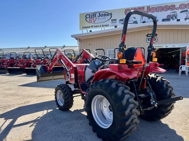 Image of Mahindra 1626 HST equipment image 3