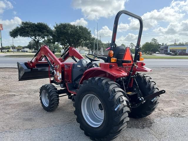 Image of Mahindra 1626 HST equipment image 3