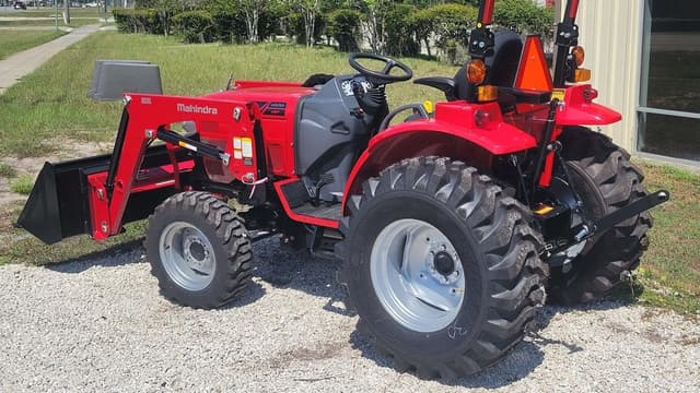 Image of Mahindra 1626 HST equipment image 2