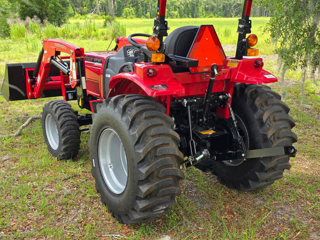 Image of Mahindra 1626 HST equipment image 3