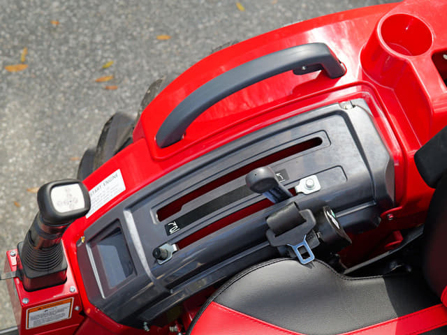 Image of Mahindra 1626 HST equipment image 2