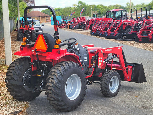 Image of Mahindra 1626 HST equipment image 2