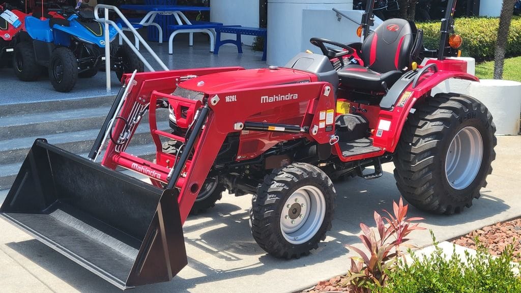 2025 Mahindra 1626 HST Equipment Image0