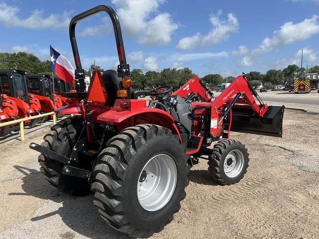 Image of Mahindra 1626 SST equipment image 2