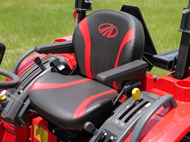 Image of Mahindra 1626 SST equipment image 4