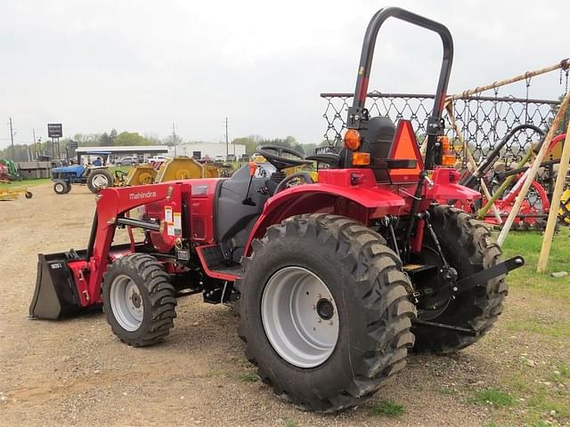 Image of Mahindra 1626 equipment image 4