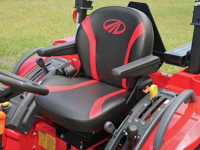 Image of Mahindra 1626 SST equipment image 4