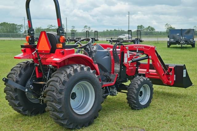 Image of Mahindra 1626 SST equipment image 2